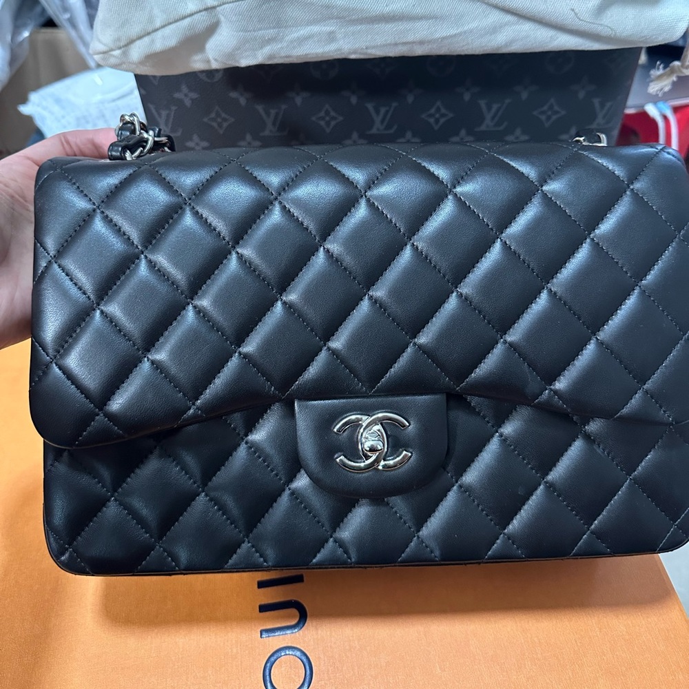 Chanel jumbo